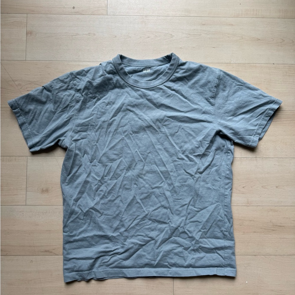 Uniqlo Gray Short Sleeve Tee